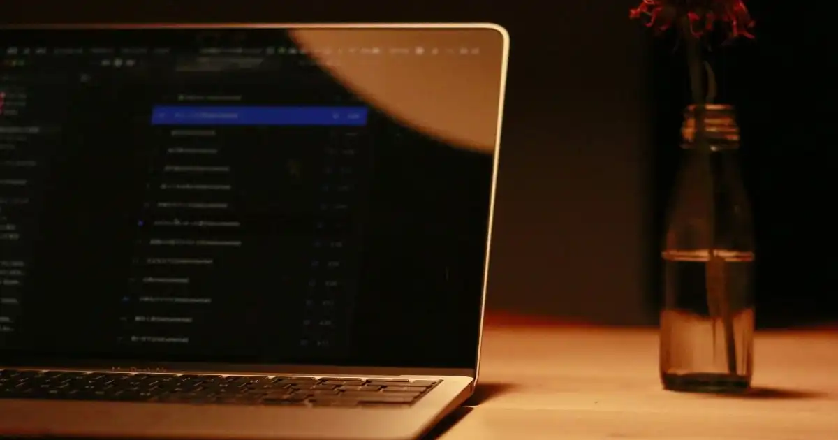 Imagem de capa: Conserto de MacBook em Casa: O que você pode fazer?