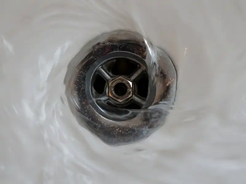 Imagem de capa: 10 Dicas Infalíveis para Evitar Entupimentos em Casa